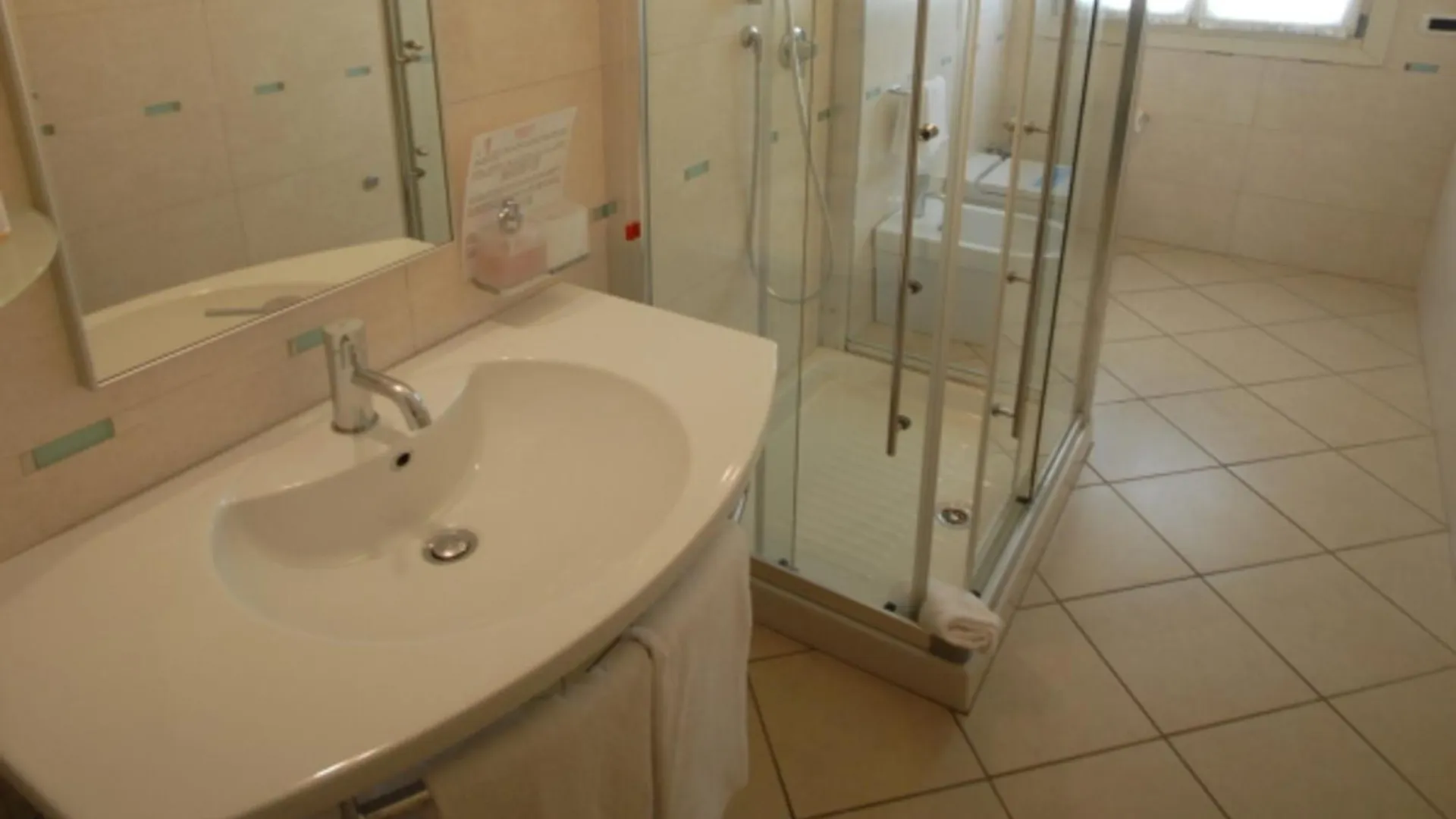 Seaview Delight 2 Bedroom Apartment In Bibione 0*,  Italy