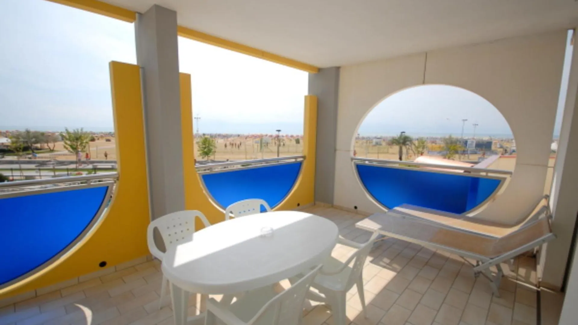 Seaview Delight 2 Bedroom Apartment In Bibione 0*,