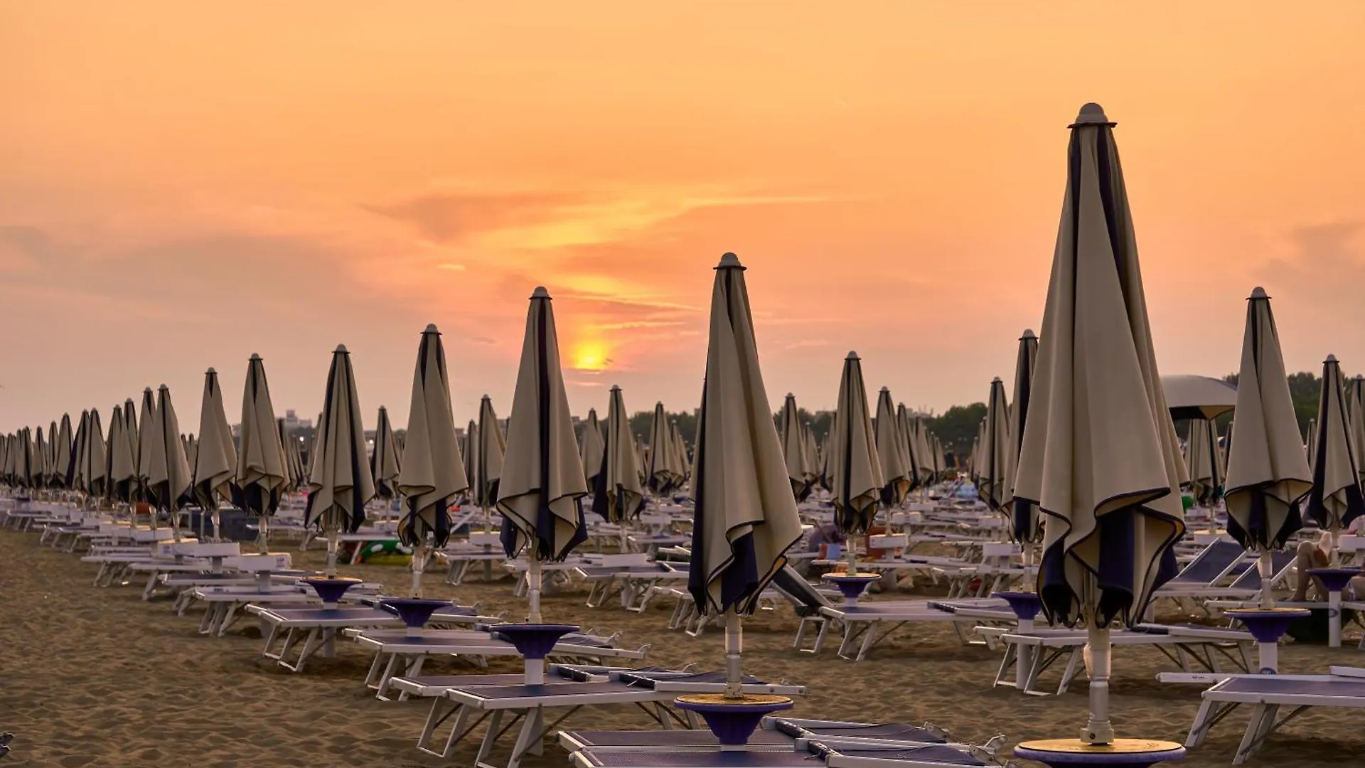 Seaview Delight 2 Bedroom Apartment In Bibione Italy